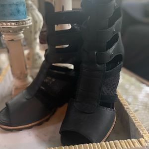 Brand Sorel, Joanie gladiator, size 8.5, black, great condition